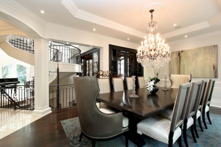 beautiful trim details dining room