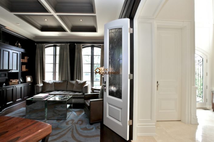 model home den decor