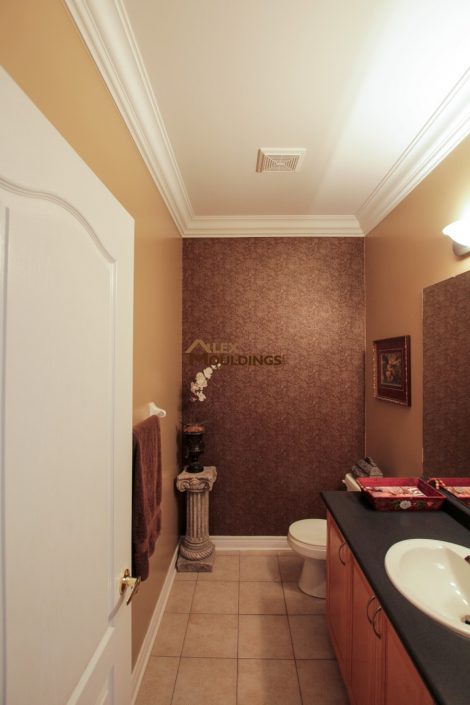 powder room crown moulding design