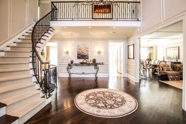 wall trim design in a hallway